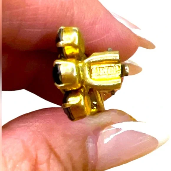 ✨❇️😍 Antique AB SIGNED AUSTRIA EMERALD MYSTIC Crystals✨❇️😍 Clip Gold Earrings - Picture 4 of 4